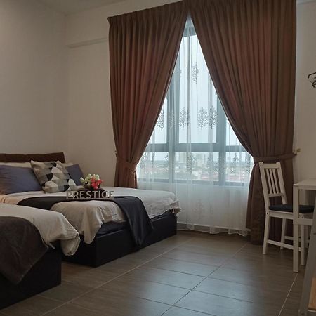 Prestige Troika Luxury Stay Kota Bharu Rum bild